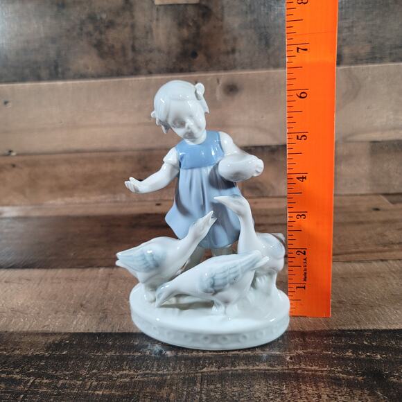 Gerold Porzellan Girl Feeding Geese #5245 Porcelain Figurine Bavaria W. Germany - Picture 10 of 11